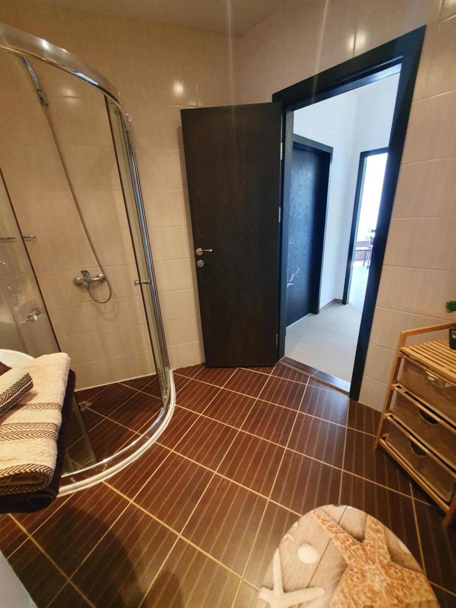 Elena'S Lux Aparthotel - Town & Sea View - Atlantis Spa Sarafovo Exteriör bild