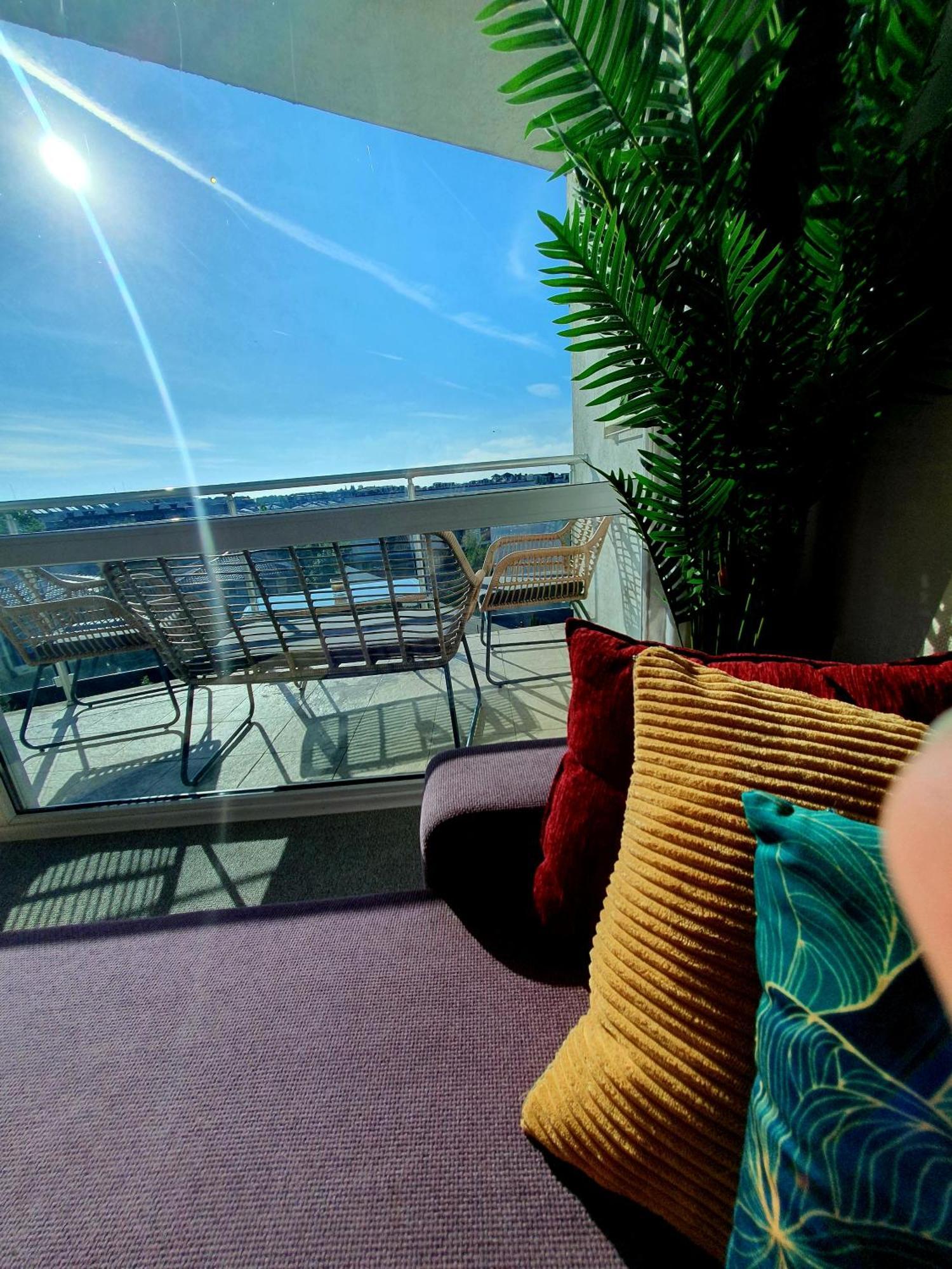 Elena'S Lux Aparthotel - Town & Sea View - Atlantis Spa Sarafovo Exteriör bild