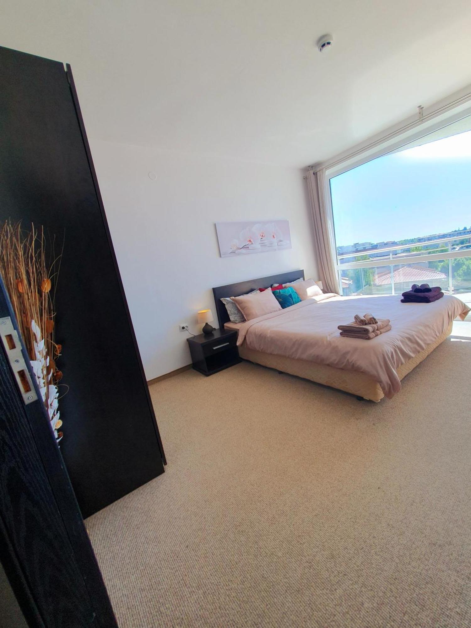 Elena'S Lux Aparthotel - Town & Sea View - Atlantis Spa Sarafovo Exteriör bild